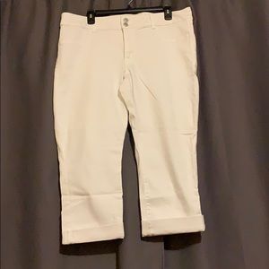 American Eagle White Denim Capris size 18